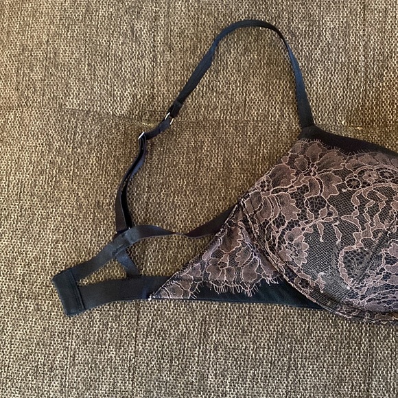 Victorias secret 34DD special edition bra and thing set - Picture 3 of 10